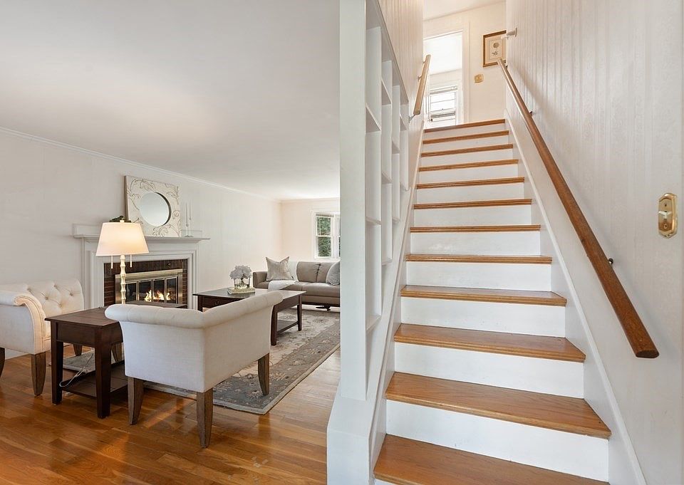 10 Oak St, Natick, MA 01760 Zillow