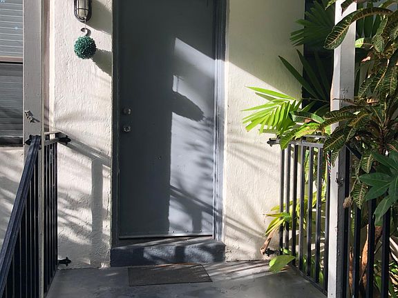 2nd image of 7725 Byron Ave APT 5