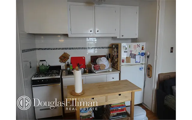 Rented by Douglas Elliman | media 21