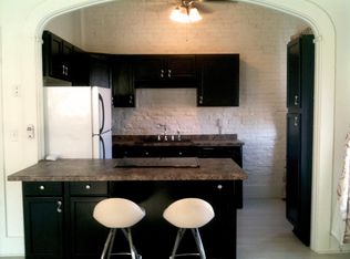 612 Belle St #A, Alton, IL 62002