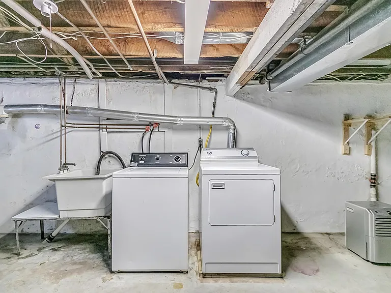 9038 Rhode Island Ave — Photo 28