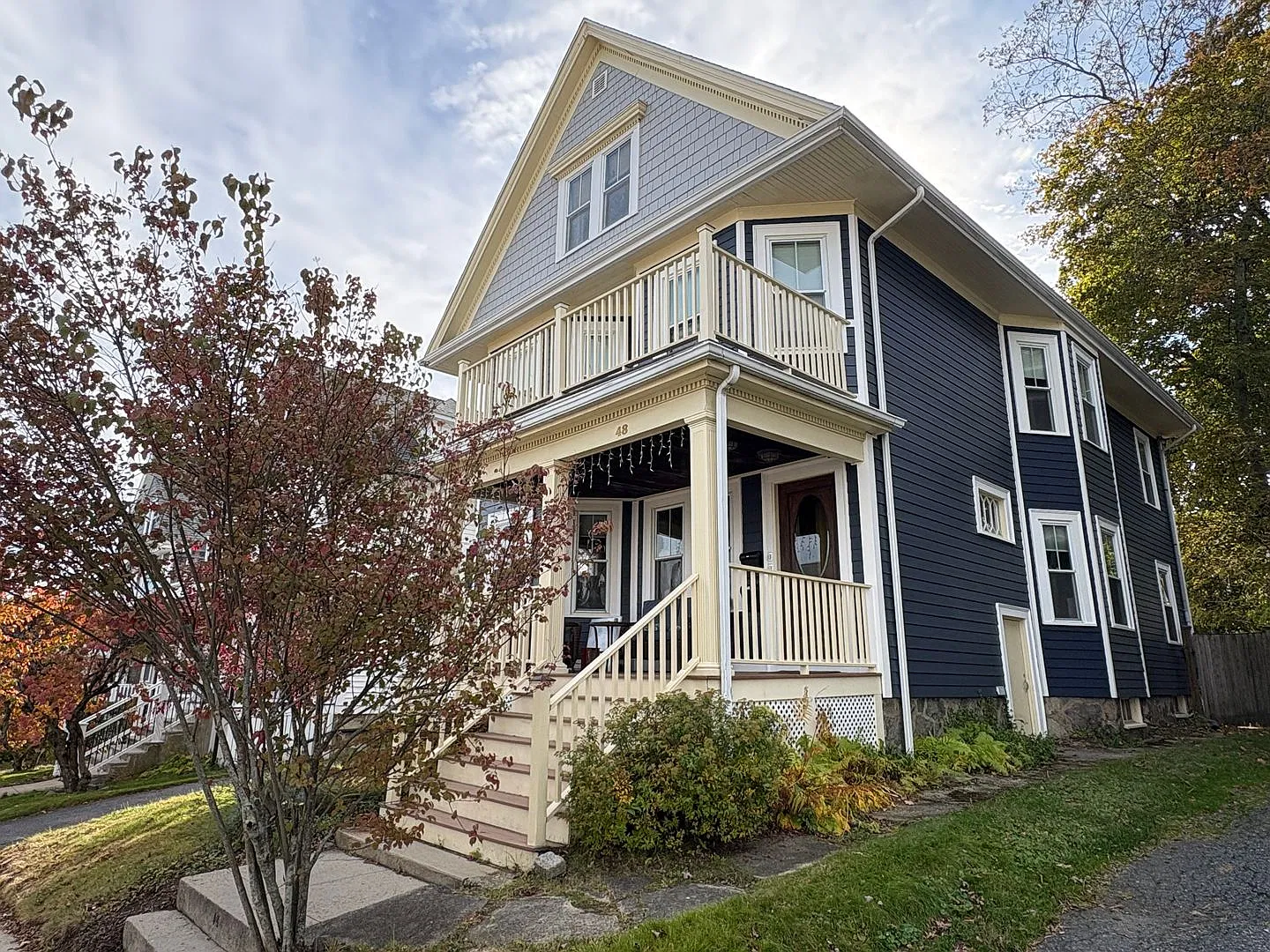 Charming, Spacious 2 Bd, 1 Ba Apartment in Roslindale | Available 11/1 — Photo 1