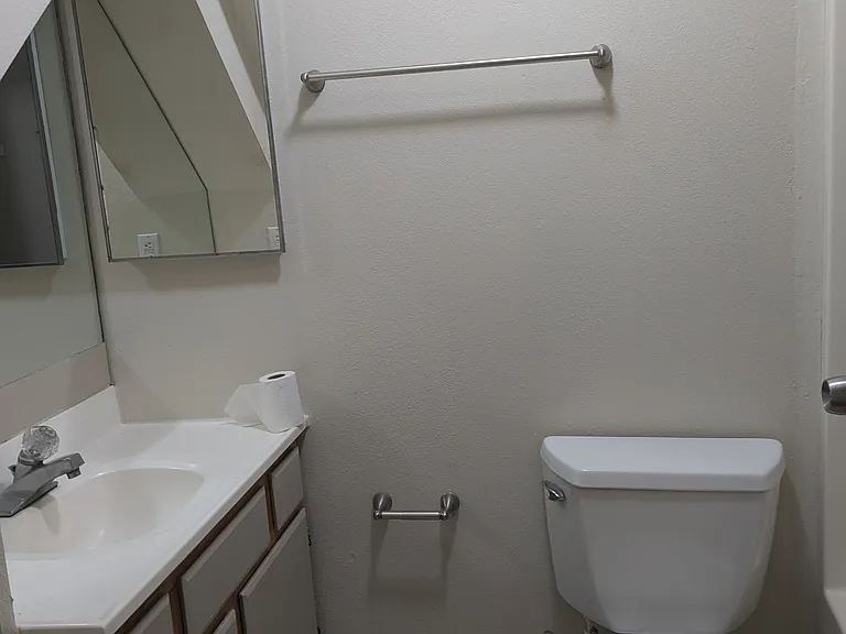 516 Monterey Rd #B — Photo 17
