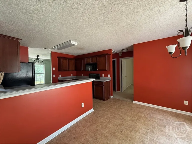 138 Silverton Rd — Photo 5