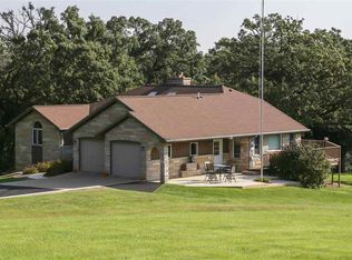 17028 Lenore Ln, Dubuque, IA 52002