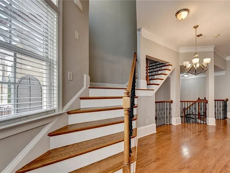 813 Clifton Heights Ln — Photo 20