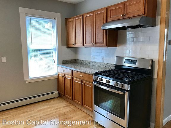 3rd image of 209-215 Salem St #2