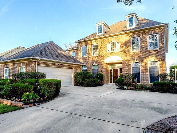 4th image of 1542 David Searles Blvd