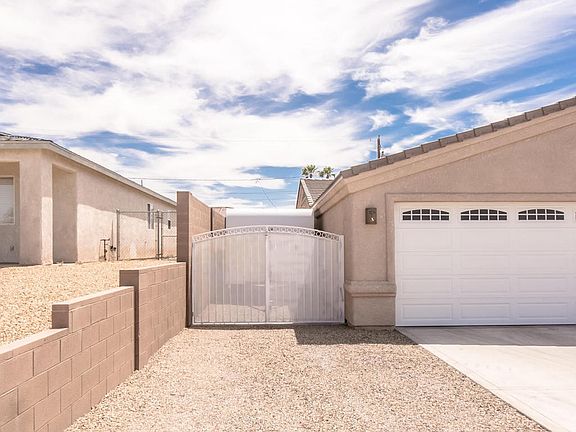 3rd image of 3406 Mockingbird Dr