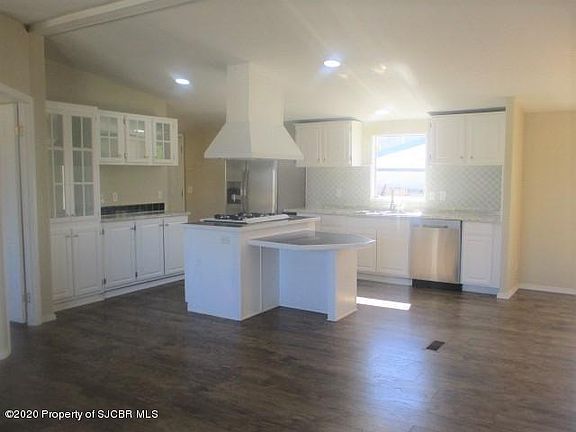 3rd image of 1401 Anna Ln