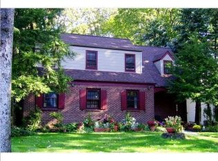 101 Bennett Rd, Teaneck, NJ 07666