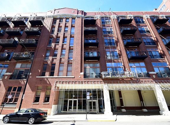 2nd image of 360 W Illinois St APT 105