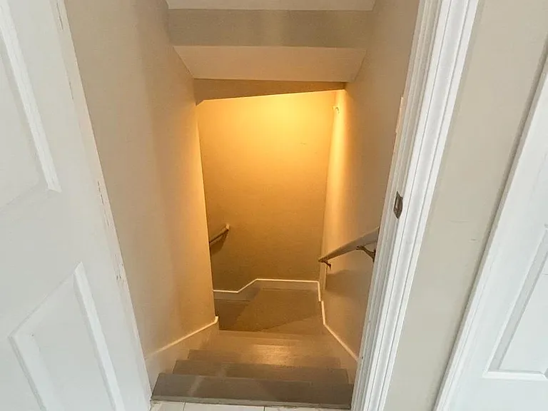 30 Forest Ave — Photo 22
