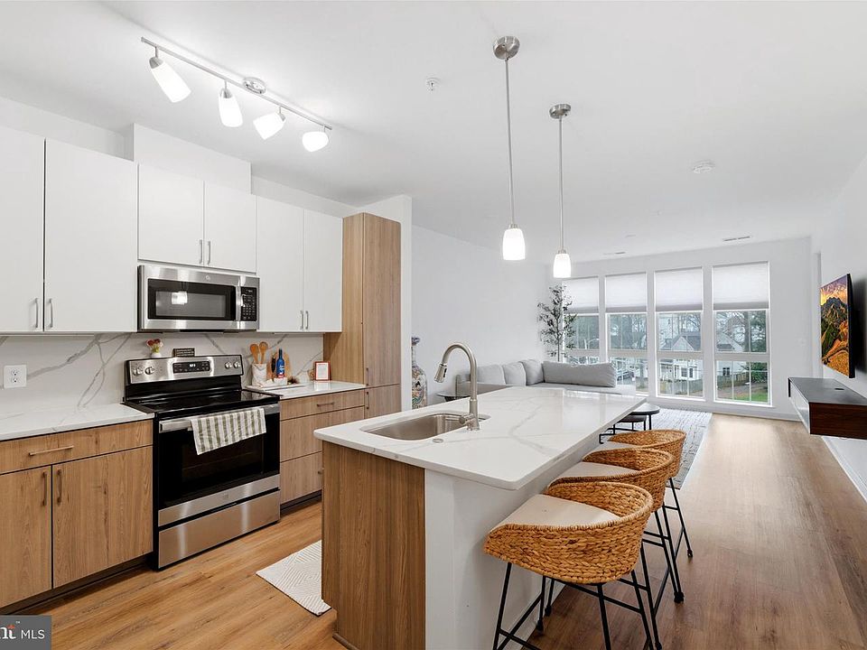 1st image of 10755 Fairgrounds Dr Unit 320