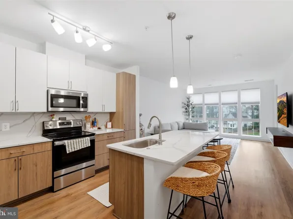 10755 Fairgrounds Dr Unit 320, Fairfax, VA 22030