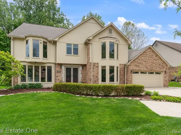 1171 Springwood Ln, Rochester Hills, MI 48309
