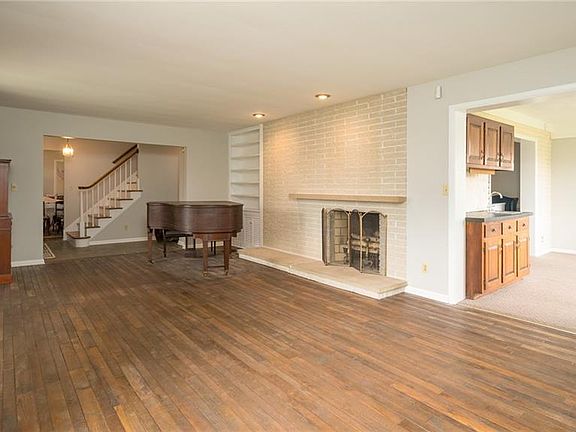 4th image of 3020 N Martadale Dr
