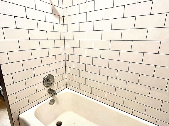 4th image of 1501 SW 11th St #1