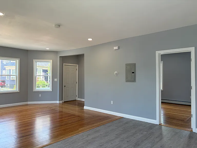 98-100 Whitmarsh St #1 — Photo 14