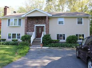 17 Benoit St, Westport, MA 02790