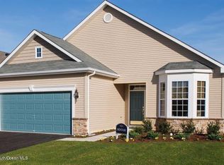 23 Eagle Ridge Cir, Lakewood, NJ 08701