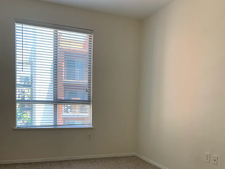100 S Alameda St #359 — Photo 4