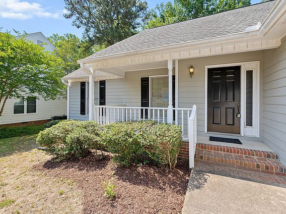 4th image of 4612 Knightsbridge Way