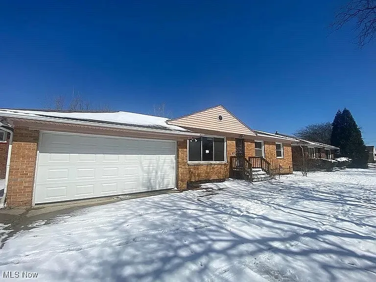 19201 Hathaway Ln photo 1