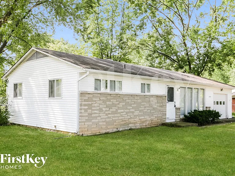 505 Vista Dr — Photo 2
