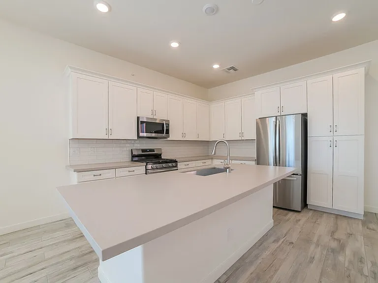 16028 N 74th Ln — Photo 6