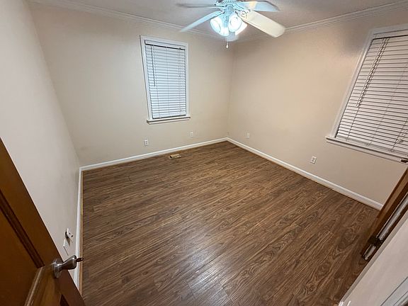 2nd image of 1825 Croyden Rd