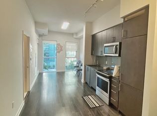 4055 Parkside Village Dr #621, Mississauga, ON L5B 0K2