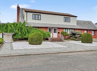 376 Hunnewell Ave, Elmont, NY 11003