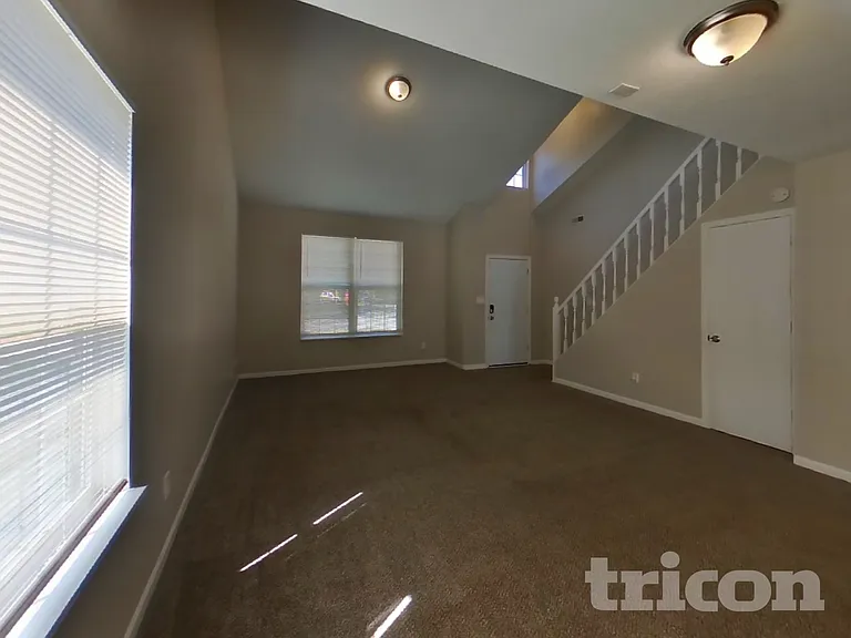 2207 Golden Eye Cir — Photo 3