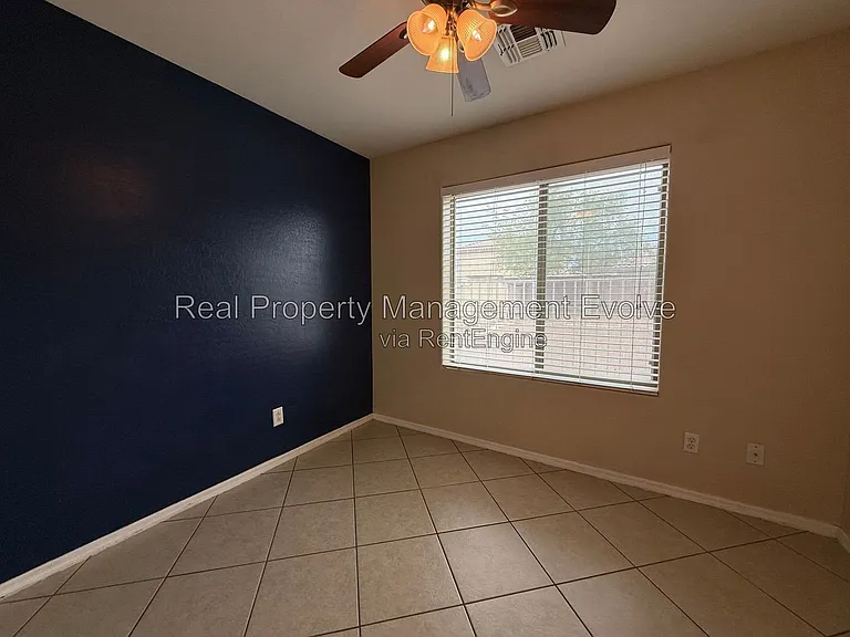 25824 W Burgess Ln — Photo 16