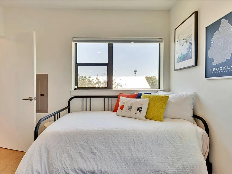 1128 Chicon St #201 — Photo 21