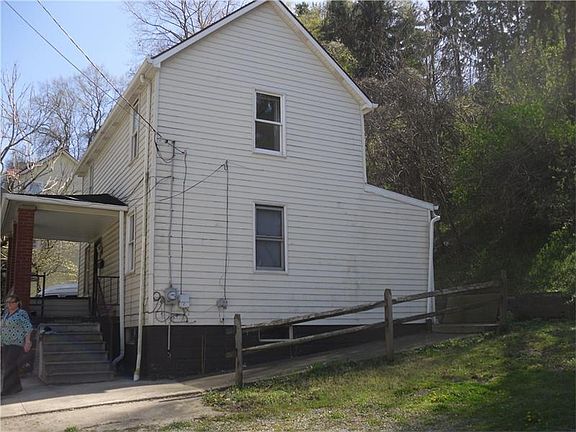 3rd image of 218 Tyrol Blvd