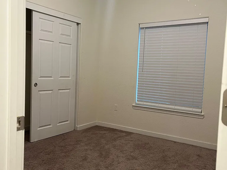 1031 Beymer Loop — Photo 2