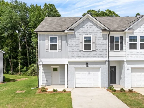 1215 McCoy St, Opelika, AL 36801
