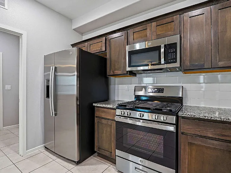 11500 Summer Dr #B — Photo 8