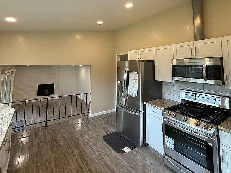 3368 Linda Mesa Way — Photo 6