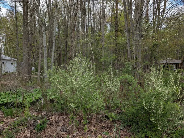 Maple Dr, Linesville, PA 16424