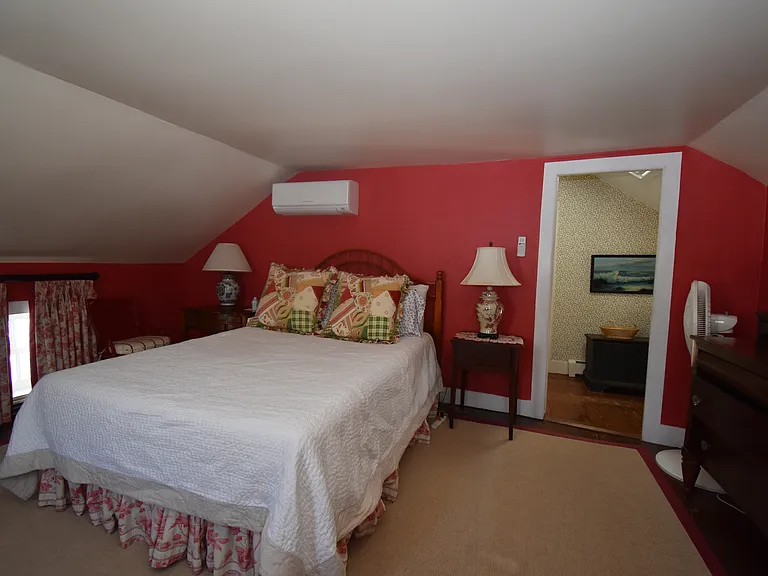 15 Trumbull St — Photo 12