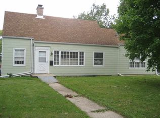 411 S 7th St, Oregon, IL 61061