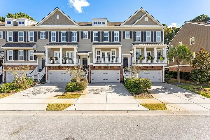 1927 Carolina Towne Ct — Photo 1