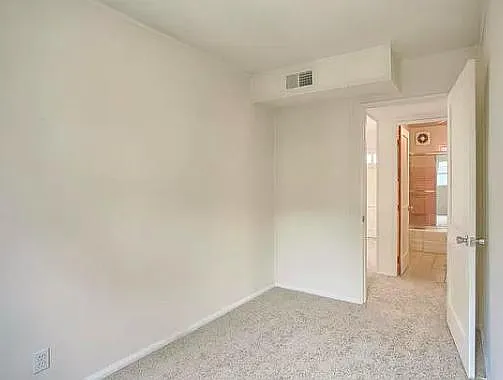 208 Crystal Lake Dr — Photo 8