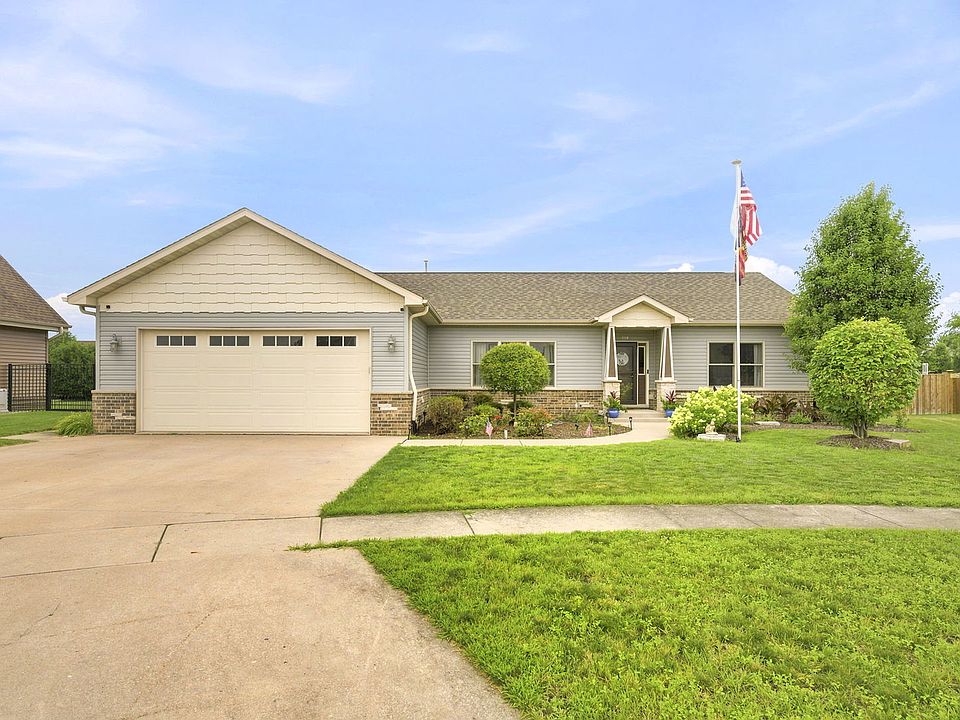 1st image of 710 Pheasant Ln