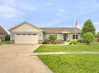 710 Pheasant Ln, Coal City, IL 60416