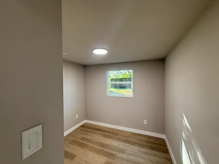 2209 Gano St #3 — Photo 5