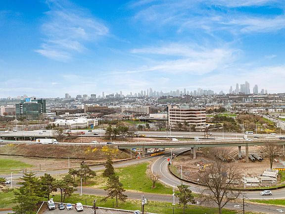 5th image of 6 Mutillod Ln